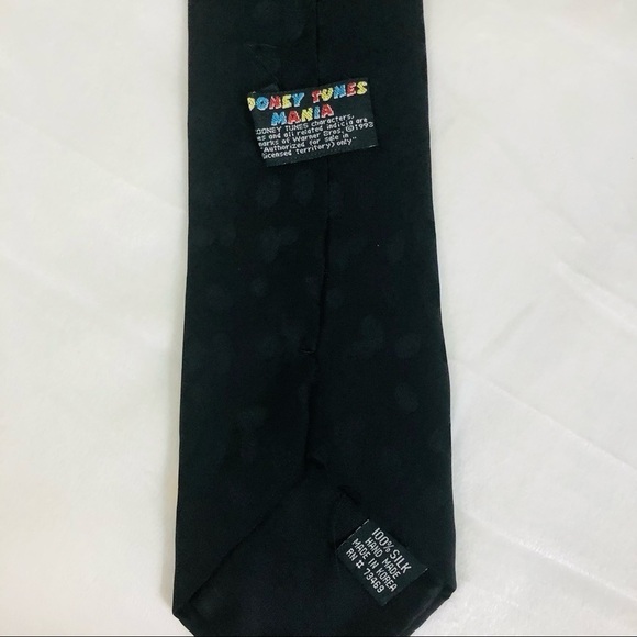 Authentic vintage Looney Tunes bugs bunny and gang black silk tie, 57” long - Picture 4 of 4